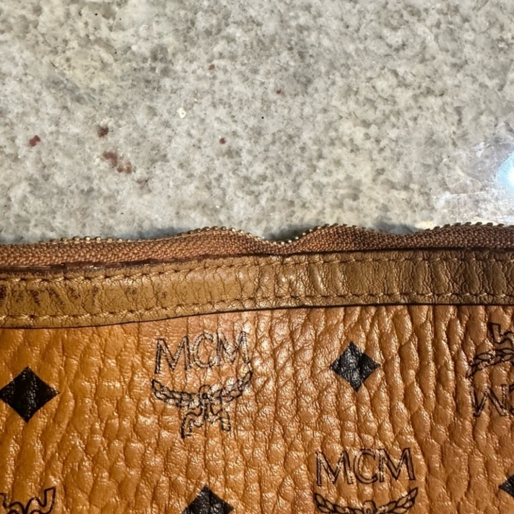 Unisex MCM Visetos Pouch - Picture 4 of 7